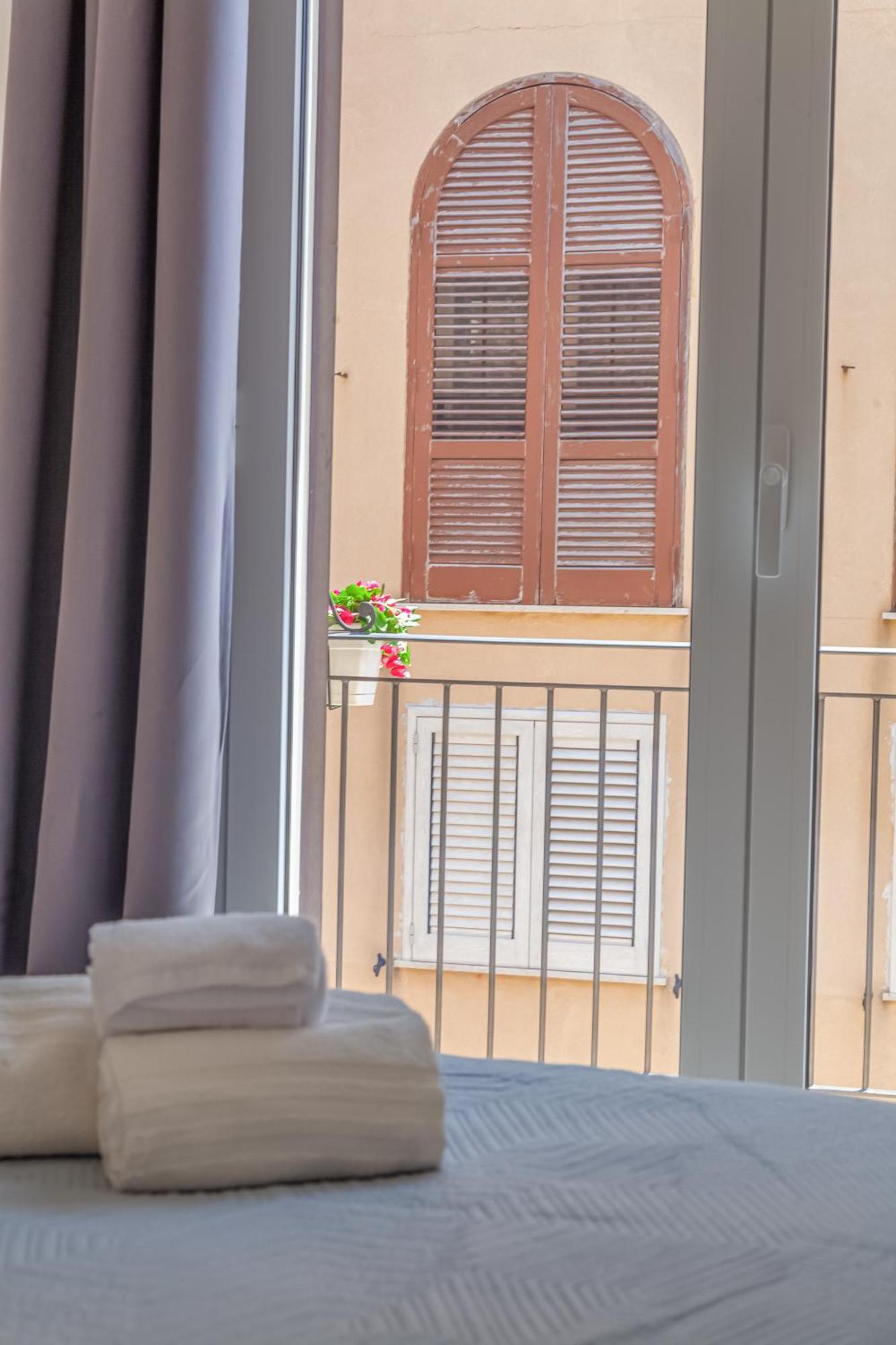 Isgro Rooms Марсала Екстер'єр фото