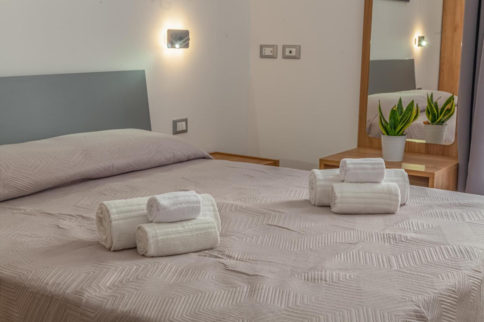 Isgro Rooms Марсала Екстер'єр фото